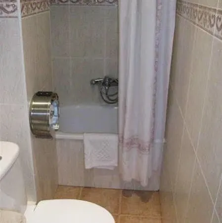 Pensio Viladomat * Girona